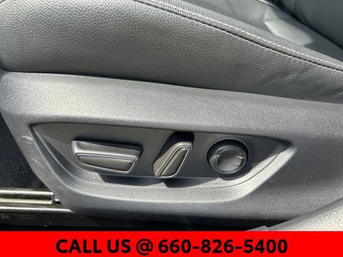 Used 2025 Toyota Camry SE FWD image 14