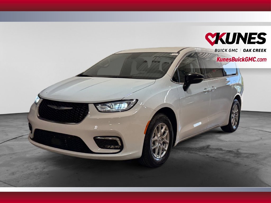 Used 2025 Chrysler Pacifica Select FWD image 5
