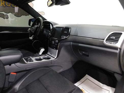 Used 2021 Jeep Grand Cherokee SRT image 93