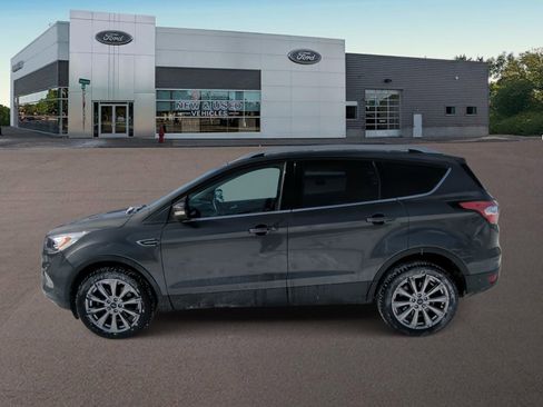 Used 2018 Ford Escape Titanium image 7