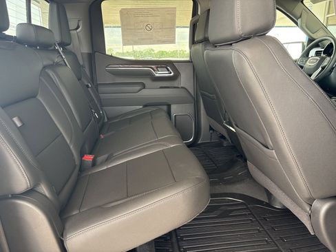 New 2026 GMC Sierra 1500 SLT AWD/4WD image 18