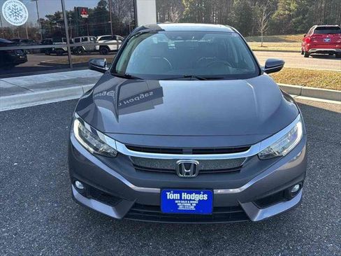 Used 2016 Honda Civic Touring image 2