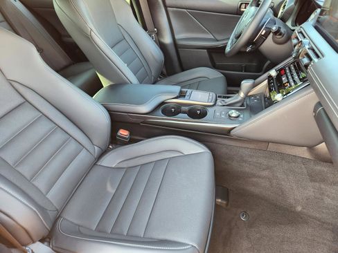 Used 2024 Lexus IS 350 F Sport RWD image 7