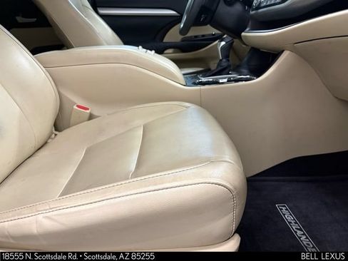 Used 2015 Toyota Highlander XLE FWD image 26