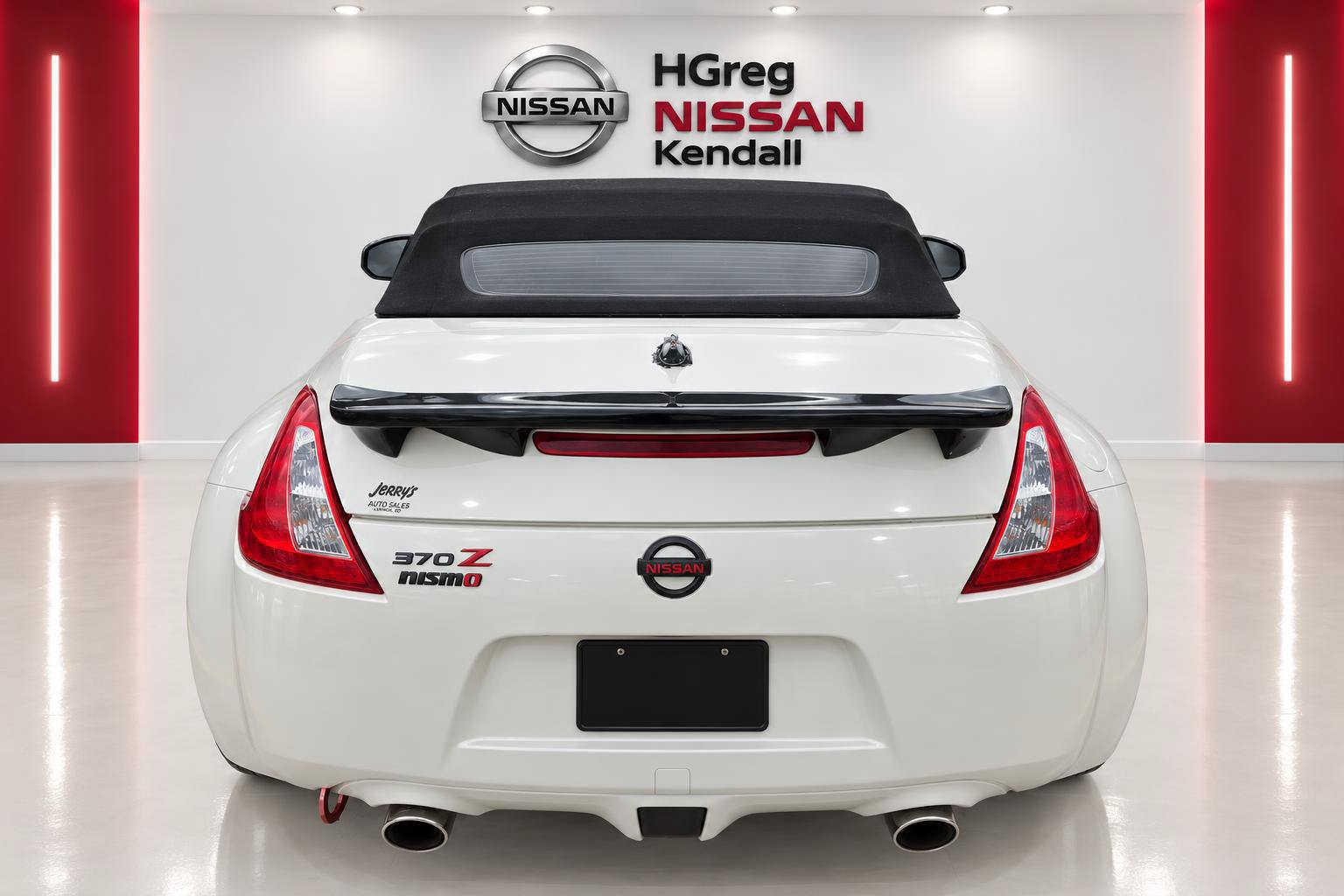 Used 2016 Nissan 370Z Touring RWD image 6