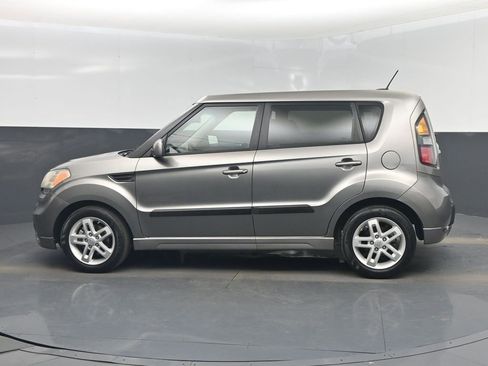 Used 2011 Kia Soul + image 10