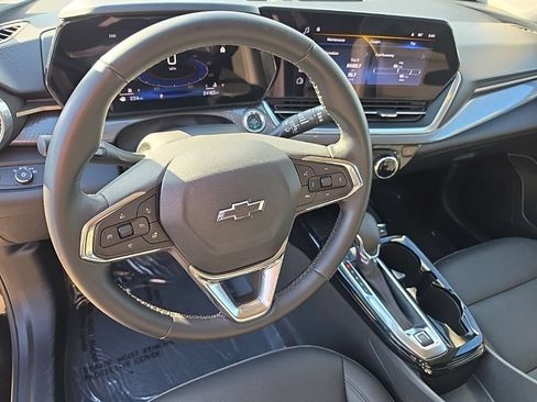 Used 2024 Chevrolet Trax ACTIV w/ Sunroof Package FWD image 9