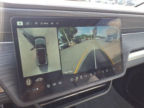 Used 2024 Rivian R1S Adventure AWD/4WD image 4