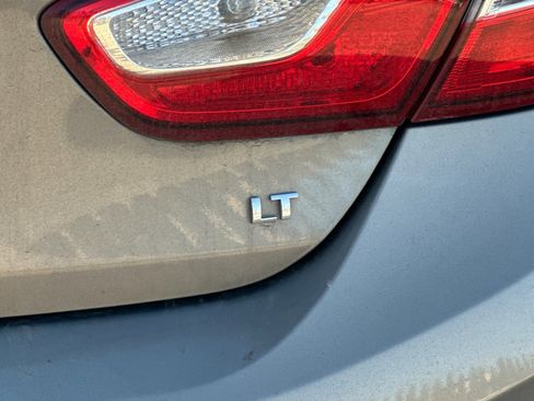 Used 2017 Chevrolet Cruze LT w/ Convenience Package image 6