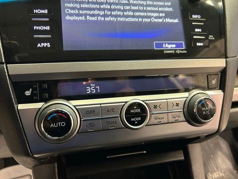 Used 2017 Subaru Outback 2.5i Limited image 17