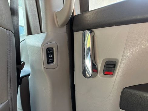 Used 2015 Honda Odyssey EX-L image 57