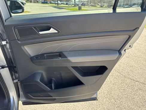 Used 2022 Volkswagen Atlas Cross Sport SEL R-Line image 13