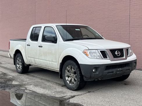 Used 2020 Nissan Frontier SV image 5