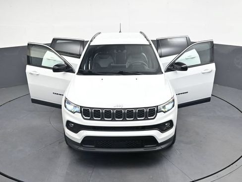 Used 2024 Jeep Compass Latitude AWD/4WD image 39