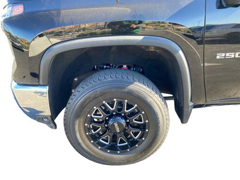 Used 2024 Chevrolet Silverado 2500 LTZ w/ LTZ Premium Package AWD/4WD image 14