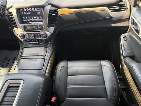 Used 2017 GMC Yukon XL Denali w/ Open Road Package AWD/4WD image 16