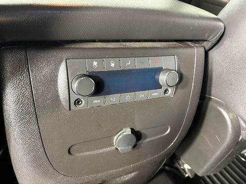 Used 2011 GMC Yukon SLE image 31