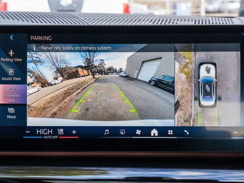 Used 2024 BMW i5 eDrive40i w/ Premium Package image 17