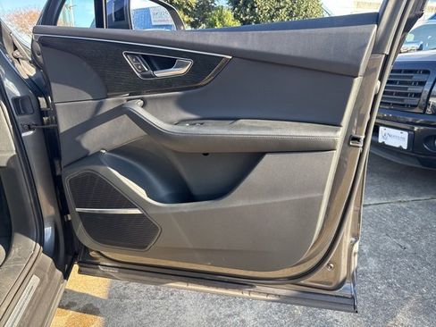 Used 2021 Audi Q7 3.0T Premium Plus w/ Executive Package image 17