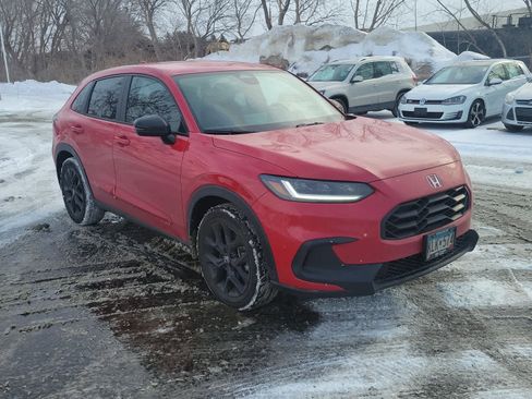 Used 2023 Honda HR-V Sport image 2