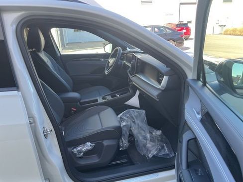 New 2026 Volkswagen Tiguan SE R-Line image 25