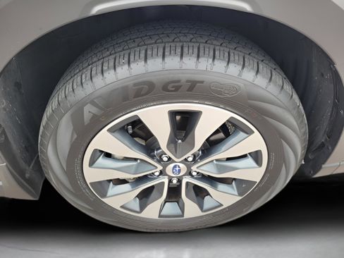 Used 2025 Subaru Outback Limited w/ Popular Package #2 image 35