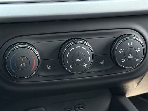 New 2026 Chevrolet Trax RS w/ Driver Confidence Package image 17