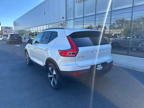 Certified 2025 Volvo XC40 B5 Plus AWD/4WD image 3