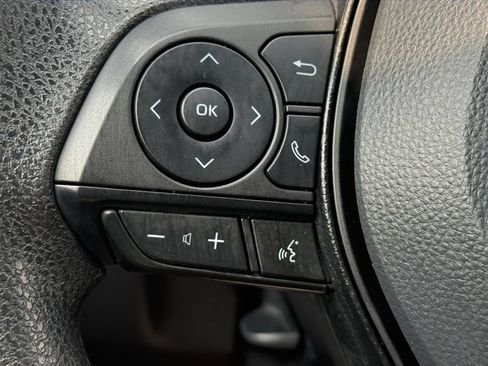 Used 2025 Toyota RAV4 XLE AWD/4WD image 21