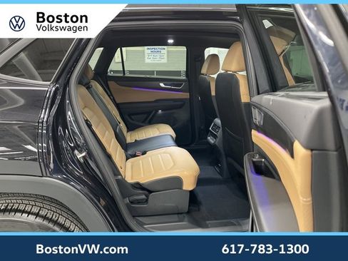 Used 2025 Volkswagen Atlas Cross Sport SEL R-Line image 12