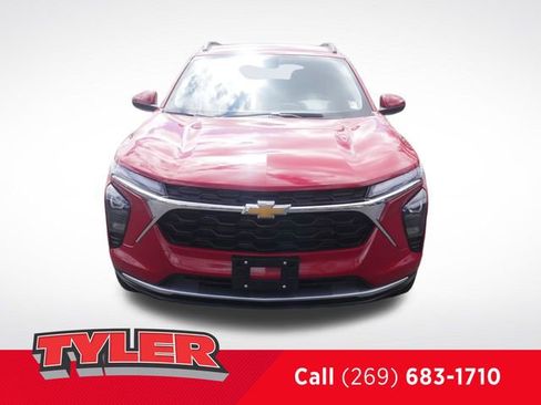 New 2026 Chevrolet Trax LT w/ Driver Confidence Package FWD image 2
