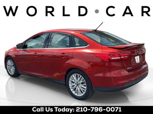 Used 2018 Ford Focus Titanium FWD image 5