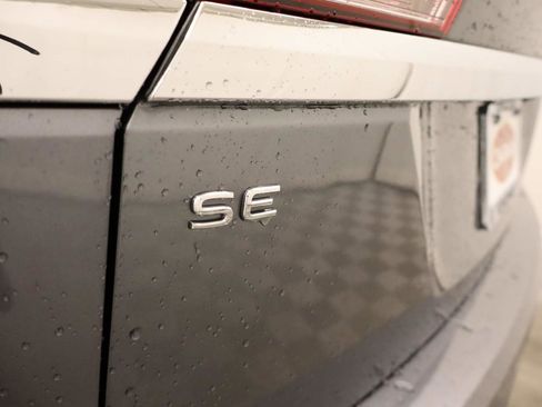 Certified 2022 Volkswagen Atlas SE image 19