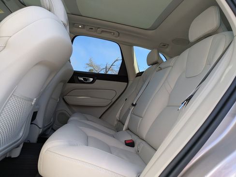 New 2026 Volvo XC60 B5 Ultra w/ Protection Package Premier AWD/4WD image 16