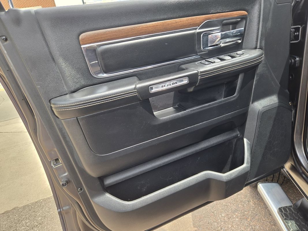 Used 2014 RAM 2500 Laramie w/ Cold Weather Group AWD/4WD image 15