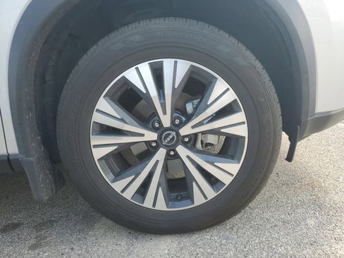 Certified 2023 Nissan Rogue SV image 7