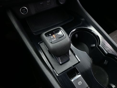 Used 2023 Nissan Rogue SV image 21