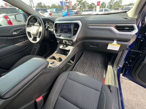 Certified 2023 GMC Acadia SLE w/ Driver Convenience Package image 39