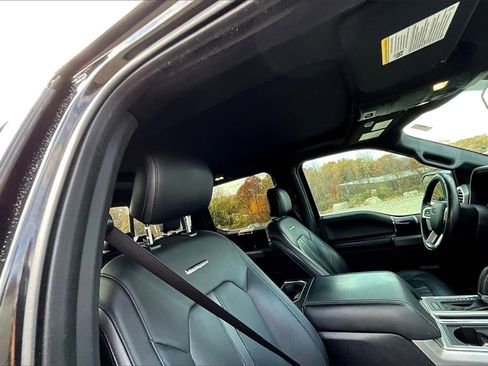 Used 2015 Ford F150 Platinum w/ Equipment Group 701A Luxury image 20