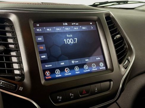 Used 2020 Jeep Cherokee Trailhawk w/ Technology Group image 14