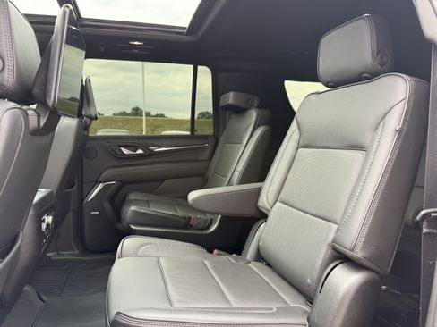 Used 2024 GMC Yukon XL Denali w/ Advanced Technology Package AWD/4WD image 26
