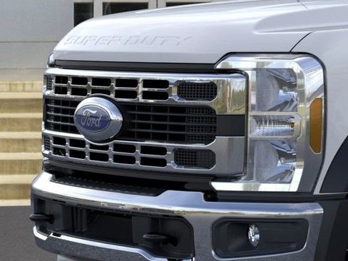 New 2026 Ford F450 XL w/ XL Chrome Package image 17