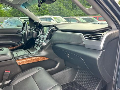 Used 2019 Chevrolet Tahoe Premier AWD/4WD image 9