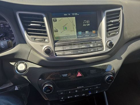 Used 2016 Hyundai Tucson Limited image 18