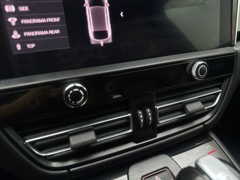 Used 2023 Porsche Macan AWD/4WD image 64
