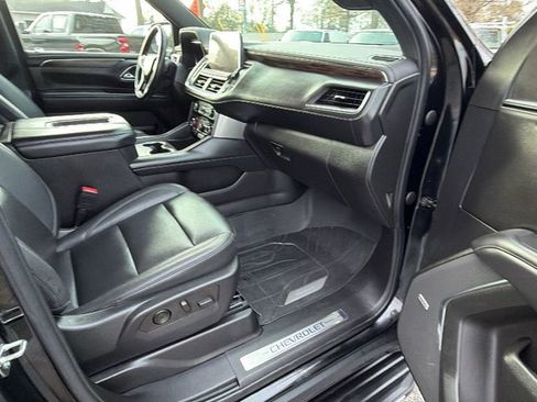 Used 2022 Chevrolet Tahoe LT w/ LT Signature Plus Package image 17