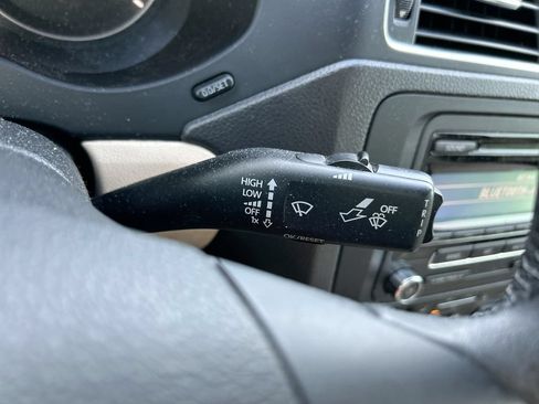 Used 2014 Volkswagen Jetta SE FWD image 16