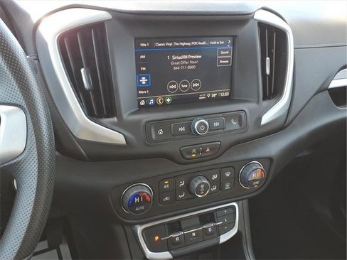 Used 2023 GMC Terrain SLE w/ Driver Convenience Package image 9