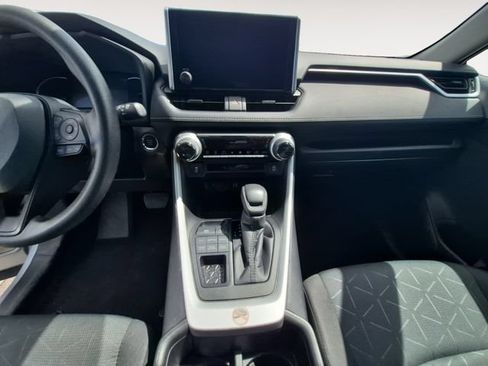Used 2025 Toyota RAV4 XLE AWD/4WD image 11