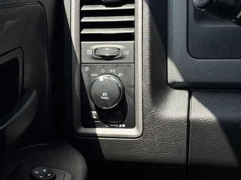 Used 2017 RAM 1500 Express RWD image 24